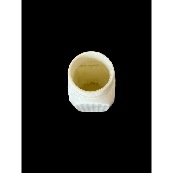 Vintage 1930s Ribbed White Milk Glass Spice Shaker Jar 5" - Picture 6 of 9